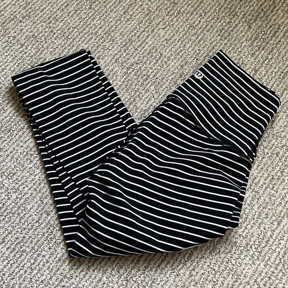 lululemon athletica Pants - Black and White Wunder Under Leggings